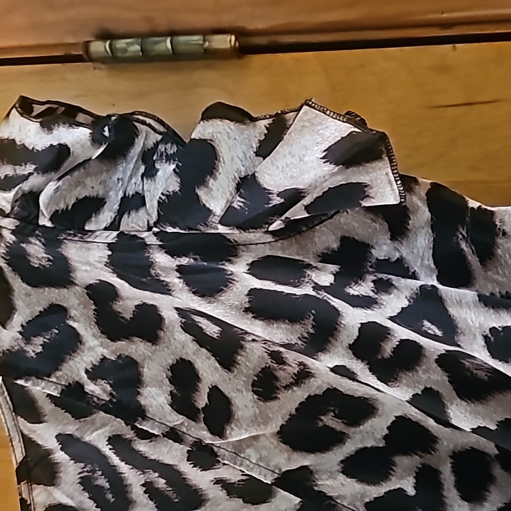 Romper - Picture 2 of 3